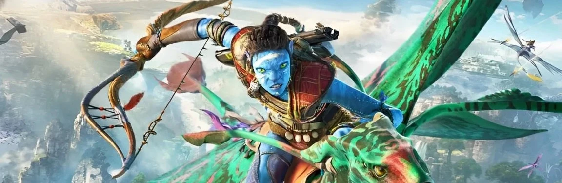 Na'vi warrior riding a vibrant, green-winged Ikran (banshee) while wielding a bow, soaring through the lush floating mountains of Pandora, as seen in the game Avatar: Frontiers of Pandora.